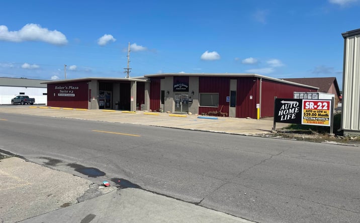 Pictures of Office, Retail property located at 1912 W Rendleman Street, Marion, IL 62959 for sales - image #1