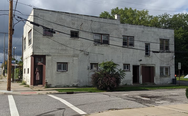 Pictures of Multifamily property located at 576 E 152nd St, Cleveland, OH 44110 for sales - image #1