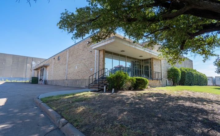 Pictures of Industrial property located at 3320 Dalworth St, Arlington, TX 76011 for sales - image #1