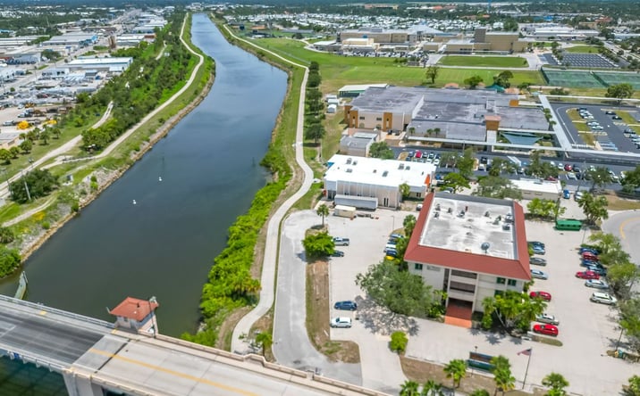 Pictures of Office, Mixed Use property located at 200 E Venice Ave, Venice, FL 34285 for sales - image #1