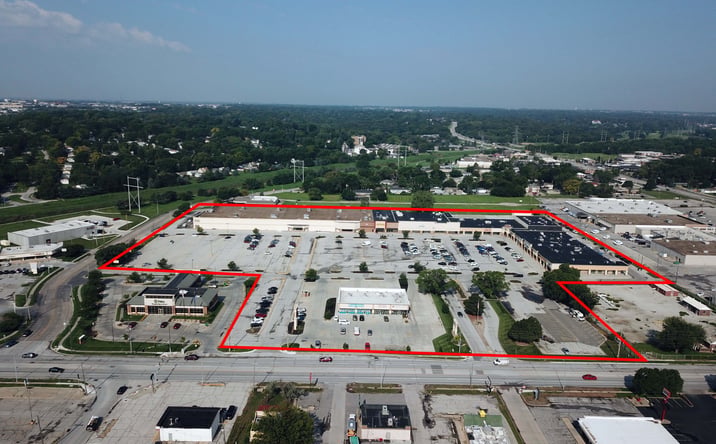 Pictures of Retail property located at 2910-3020 S 84th Street, Omaha, NE 68124 for sales - image #1