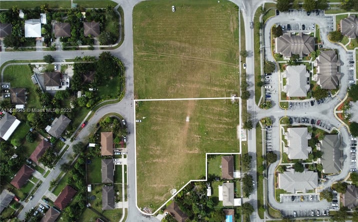 Pictures of Land property located at DAVIS PKWY, Florida City, FL 33034 for sales - image #1