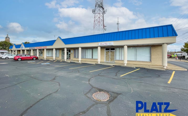 Pictures of Retail property located at 231 Main Ave SW, Warren, OH 44481 for sales - image #1