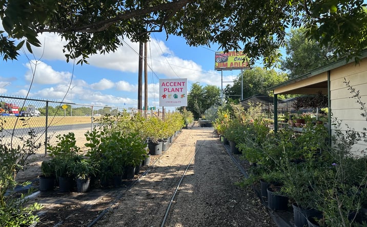Pictures of Retail property located at 2700 SE Loop 410 Acc Rd, San Antonio, TX 78222 for sales - image #1