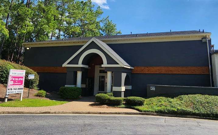 Pictures of Office property located at 108 Olympia Dr, Warner Robins, GA 31093 for sales - image #1