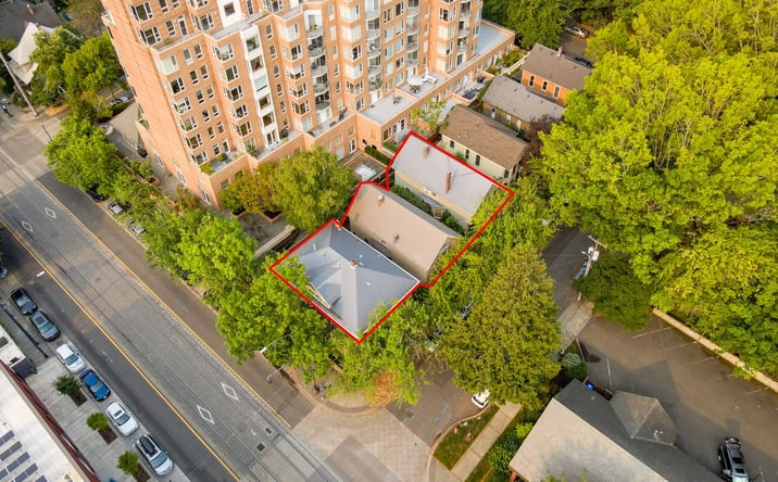 Pictures of Multifamily property located at 1814-1820 Southwest, Portland, OR 97205 for sales - image #1