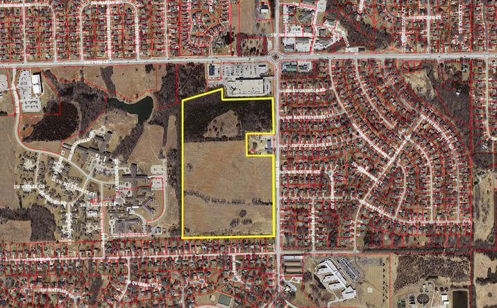 Pictures of Land property located at 3000-3300 SW Urish Rd, Topeka, KS 66614 for sales - image #1