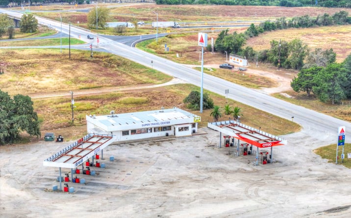 Pictures of Retail property located at 1217 Highway 95 North, Flatonia, TX 78941 for sales - image #1