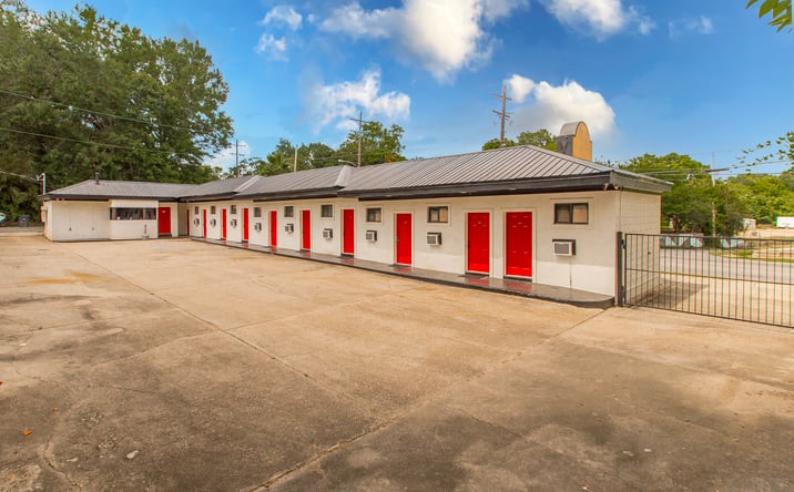 Pictures of Hospitality property located at 2020 Highland Rd, Baton Rouge, LA 70802 for sales - image #1
