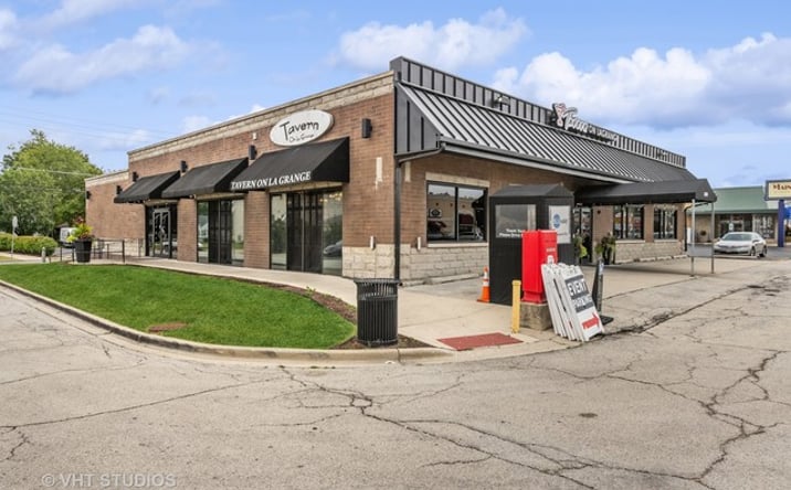 Pictures of Retail property located at 5403 South La Grange Road, Countryside, IL 60525 for sales - image #1