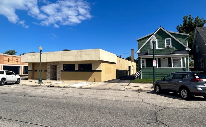 Pictures of Industrial, Mixed Use, Retail property located at 6017 22nd Ave, Kenosha, WI 53143 for sales - image #1