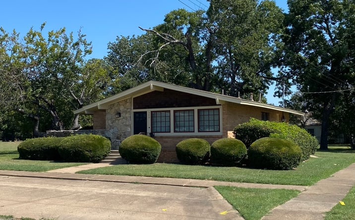 Pictures of Office, Retail property located at 500 W. Nash St, Terrell, TX 75160 for sales - image #1
