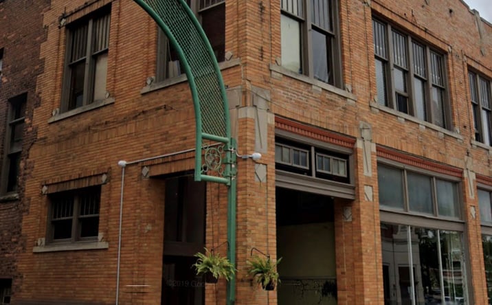 Pictures of Multifamily property located at 17 W Lawrence St, Pontiac, MI 48342 for sales - image #1