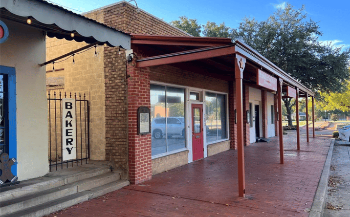 Pictures of Office property located at 189 Historic Town Square, Lancaster, TX 75146 for sales - image #1