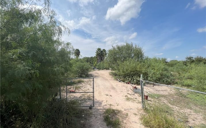 Pictures of Land property located at 15841 E Mile 19 Road, Edinburg, TX 78542 for sales - image #1