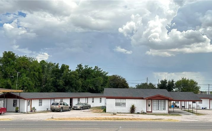 Pictures of Multifamily property located at 164 W US Highway 83 Highway, Rio Grande City, TX 78582 for sales - image #1