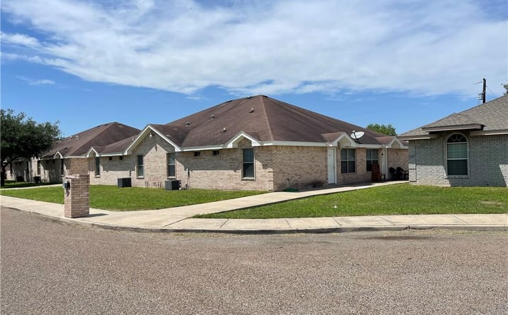 Pictures of Multifamily property located at 1207 Prosperity Drive, Edinburg, TX 78541 for sales - image #1