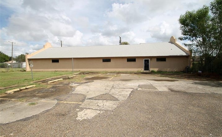 Pictures of Office property located at 382 W Main Avenue W, Raymondville, TX 78580 for sales - image #1