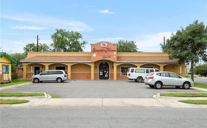 Pictures of Retail property located at 806 S 16 1/2 Street, McAllen, TX 78501 for sales - image #1