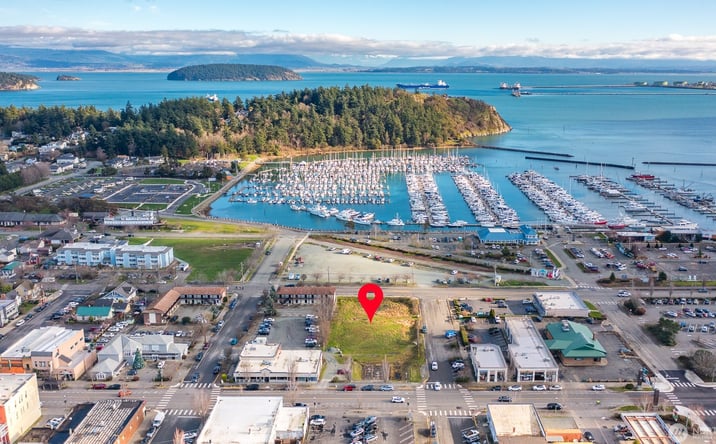 Pictures of Land property located at 911 Commercial Ave, Anacortes, WA 98221 for sales - image #1