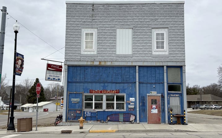 Pictures of Retail property located at 200 North Monroe Street, Williamsport, IN 47993 for sales - image #1