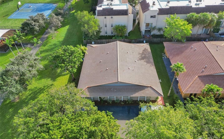 Pictures of Multifamily property located at 3775 NW 116th Ter, Coral Springs, FL 33065 for sales - image #1