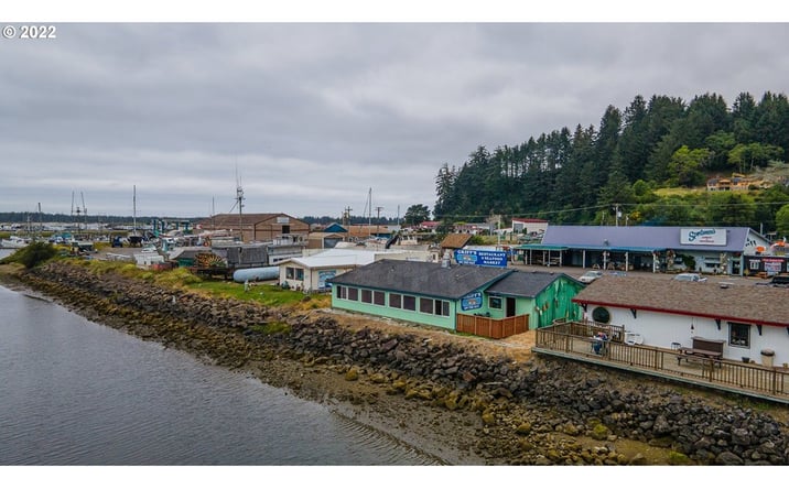Pictures of Retail property located at 142 Bayfront Loop, Winchester Bay, OR 97467 for sales - image #1