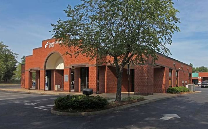 Pictures of Retail property located at 6709 N Tryon St, Charlotte, NC 28213 for sales - image #1