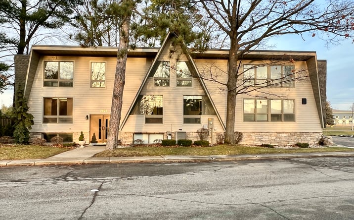 Pictures of Hospitality, Mixed Use, Office, Retail property located at 2604 Sunnyside Dr, Cadillac, MI 49601 for sales - image #1