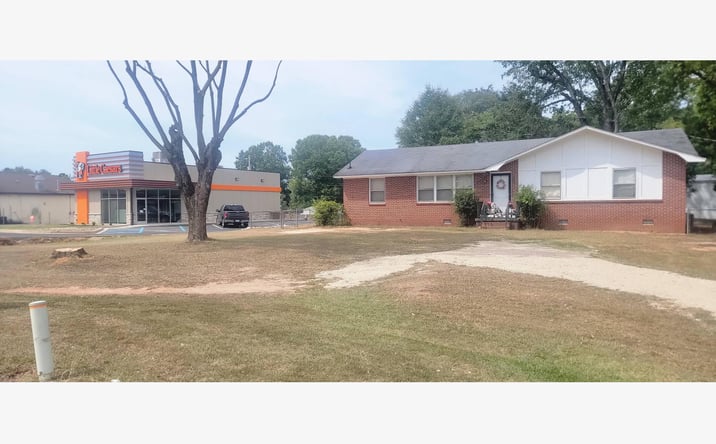 Pictures of Land property located at 540 & 542 W Greenwood St, Abbeville, SC 29620 for sales - image #1