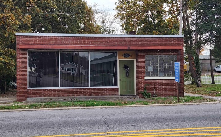 Pictures of Office, Retail, Industrial property located at 202 E WATER Street, Pinckneyville, IL 62274 for sales - image #1