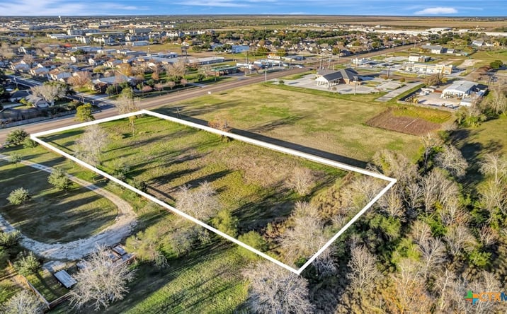 Pictures of Land property located at 1507 Salem Road, Victoria, TX 77904 for sales - image #1