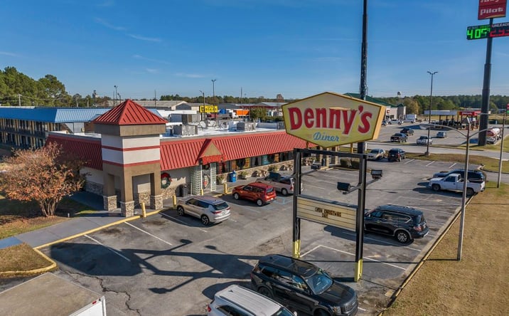 Pictures of Retail property located at 2115 16th Ave E, Cordele, GA 31015 for sales - image #1
