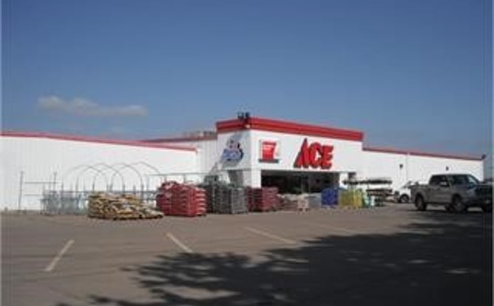 Pictures of Retail property located at 600 E Le Claire Rd, Eldridge, IA 52748 for sales - image #1