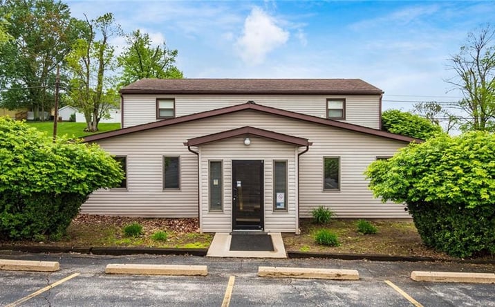 Pictures of Office property located at 879 Orchard Hill Rd, Zanesville, OH 43701 for sales - image #1