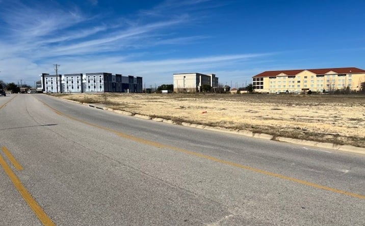 Pictures of Land property located at 301 Lowes Blvd, Killeen, TX 76542 for sales - image #1