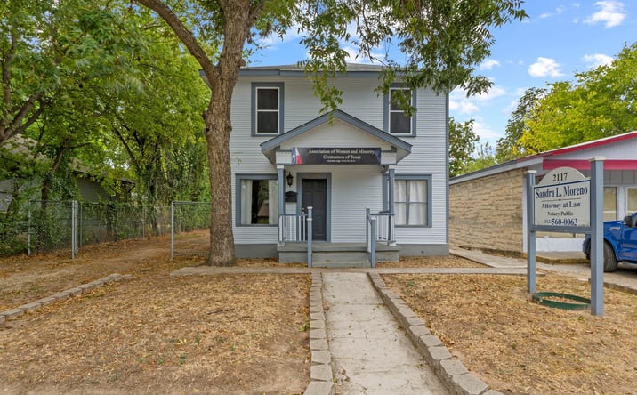 Pictures of Land, Mixed Use, Office, Retail property located at 2117 E Cesar Chavez St, Austin, TX 78702 for sales - image #1