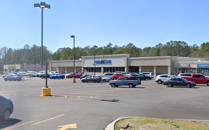 Pictures of Retail property located at 205 Radford Blvd, Dillon, SC 29536 for sales - image #1