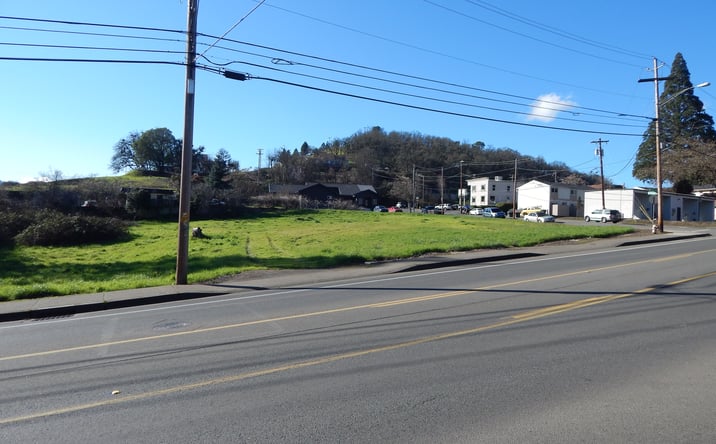 Pictures of Land property located at 598 NE Winchester St, Roseburg, OR 97470 for sales - image #1