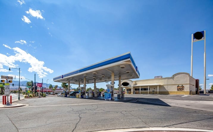 Pictures of Retail property located at 325 N Sandhill Blvd, Mesquite, NV 89027 for sales - image #1