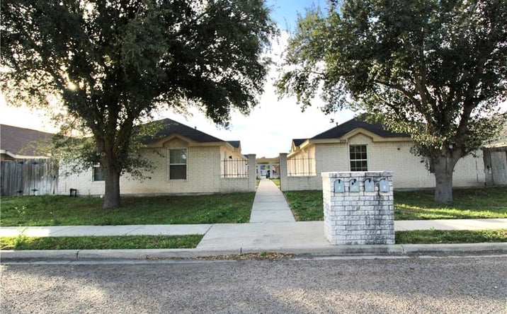 Pictures of Multifamily property located at 909 English Avenue, Edinburg, TX 78541 for sales - image #1