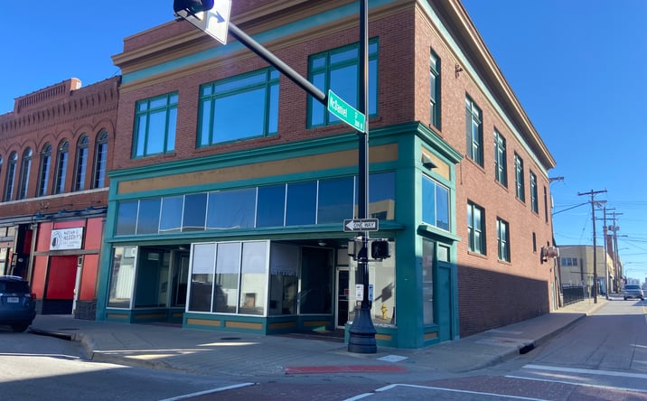 Pictures of Retail property located at 220 S Campbell Ave, Springfield, MO 65806 for sales - image #1