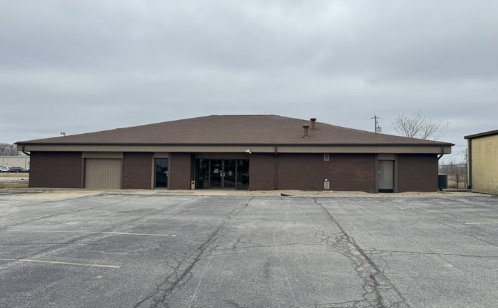 Pictures of Office property located at 1690 Huston Dr, Decatur, IL 62526 for sales - image #1