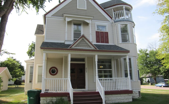 Pictures of Multifamily property located at 804 S 4th St, Saint Peter, MN 56082 for sales - image #1
