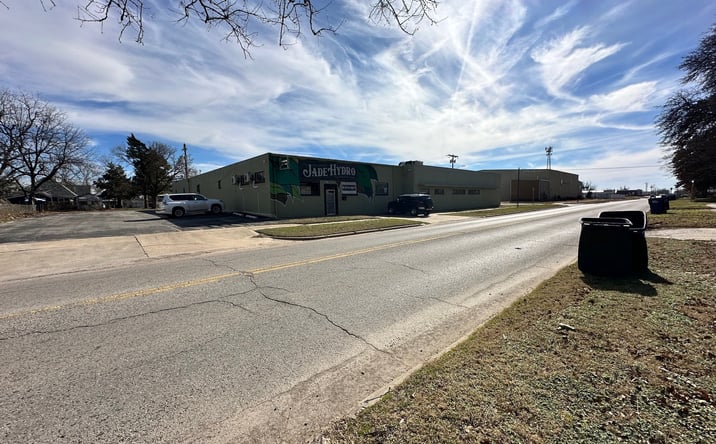 Pictures of Industrial property located at 424 W 10th Shawnee, Shawnee, OK 74801 for sales - image #1