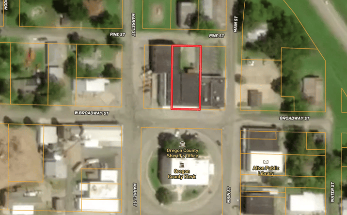 Pictures of Retail property located at 27 Court Square, Alton, MO 65606 for sales - image #1