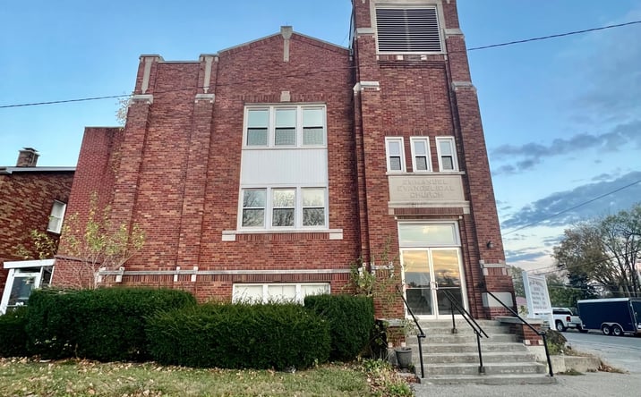 Pictures of Multifamily property located at 700 3rd St, Carmi, IL 62821 for sales - image #1