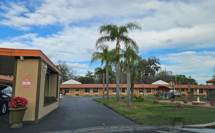 image of property at 3041 S PINE AVE Ocala FL 34471-6621