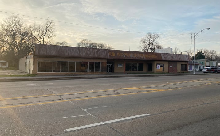 Pictures of Retail property located at 327 MS-1, Greenville, MS 38701 for sales - image #1