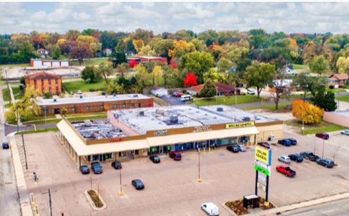 Pictures of Retail, Office property located at 3212 Auburn St, Rockford, IL 61101 for sales - image #1
